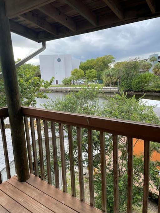 Modern Riverview Apartments Fort Lauderdale Eksteriør bilde